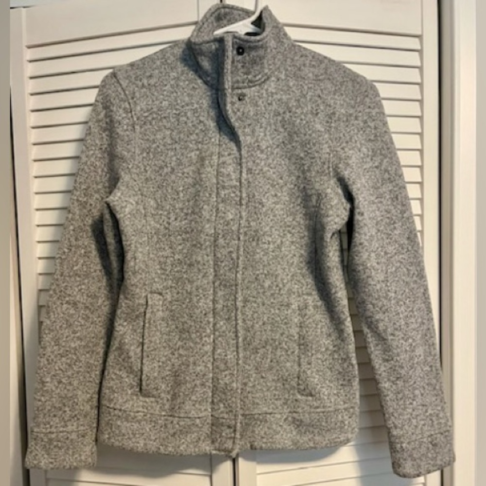 Lands end women’s mottled gray fleece jacket. Size XS. Item number 62830.